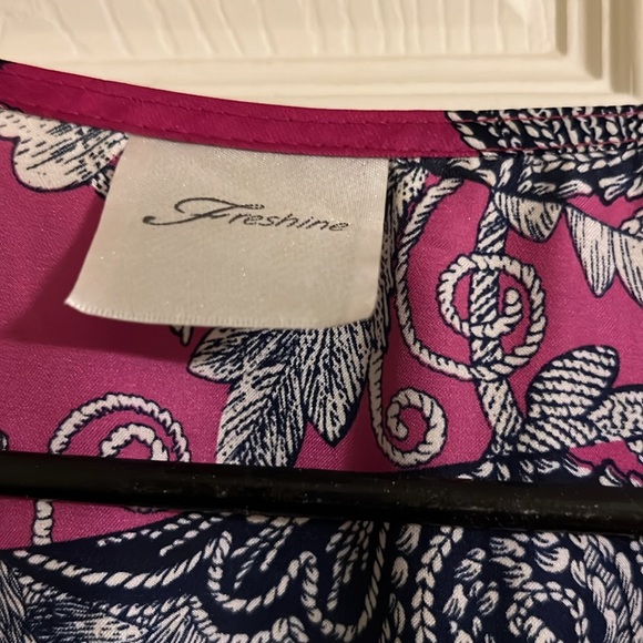 Freshine short sleeve top for women. Size S - Picture 4 of 5